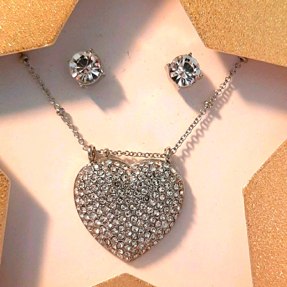 Nwt Guess Jewelry Crystal Pave Heart Set